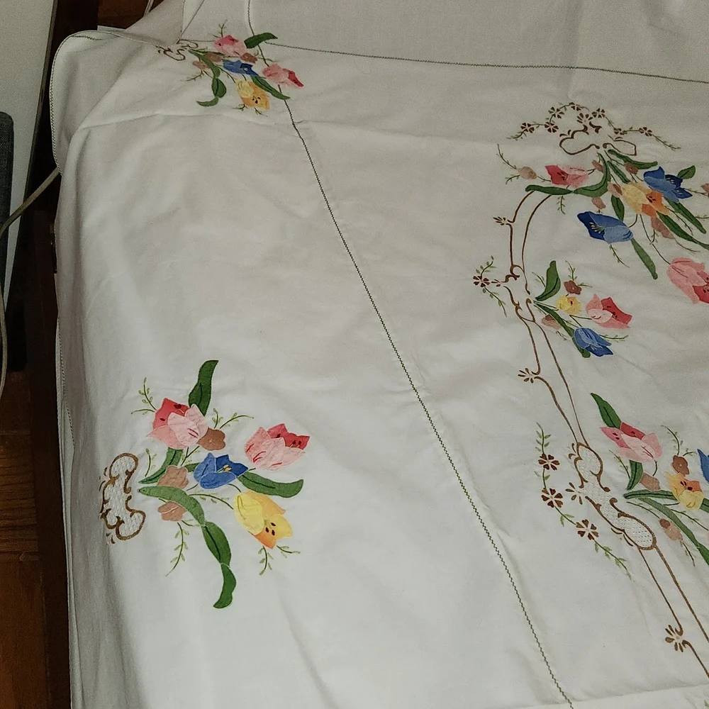 Vintage Floral Embroidered White Tablecloth With Multicolor Oblong 64